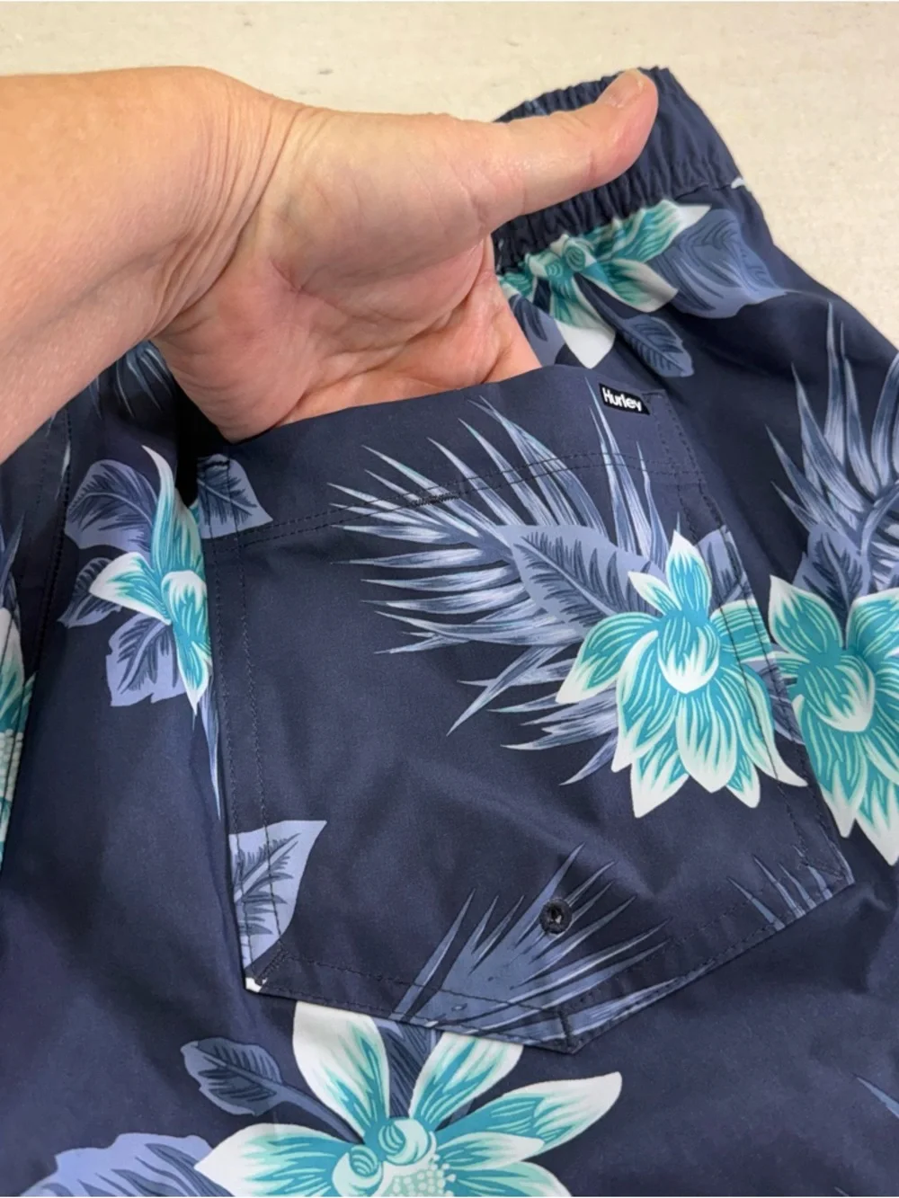 Hurley Men's Navy Floral Swim Trunks - Size Large